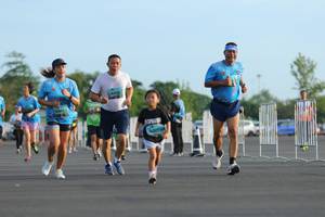 BIB: 
                            <button type="button" onclick="openModal(5172918)" class="btn btn-primary btn-sm float-right btn-popup" data-toggle="modal" data-target=".modal-high-quality">
                        <i class="fas fa-shopping-cart"></i> Add to Cart
                    </button>
                                            <button type="button" onclick="isThisMe(5172918, true)" class="btn btn-success btn-sm float-right btn-popup btn-isme hidden" data-toggle="tooltip" data-placement="bottom" title="นี่คือรูปของคุณใช่ไหม คลิกที่นี่เพื่อเอาเข้าอัลบั้ม">
                        <i class="fas fa-plus"></i> Add to album
                    </button>
                    <button type="button" onclick="isThisMe(5172918, false)" class="btn btn-warning btn-sm float-right btn-popup btn-isnotme hidden">
                        <i class="fas fa-ban"></i> Remove from album
                    </button>